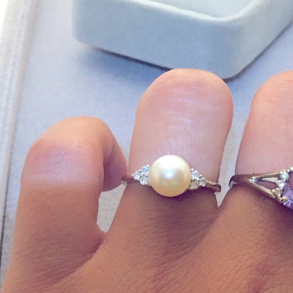 14k Solid White Gold Genuine White Pearl & Diamond Ring - Picture 4 of 11